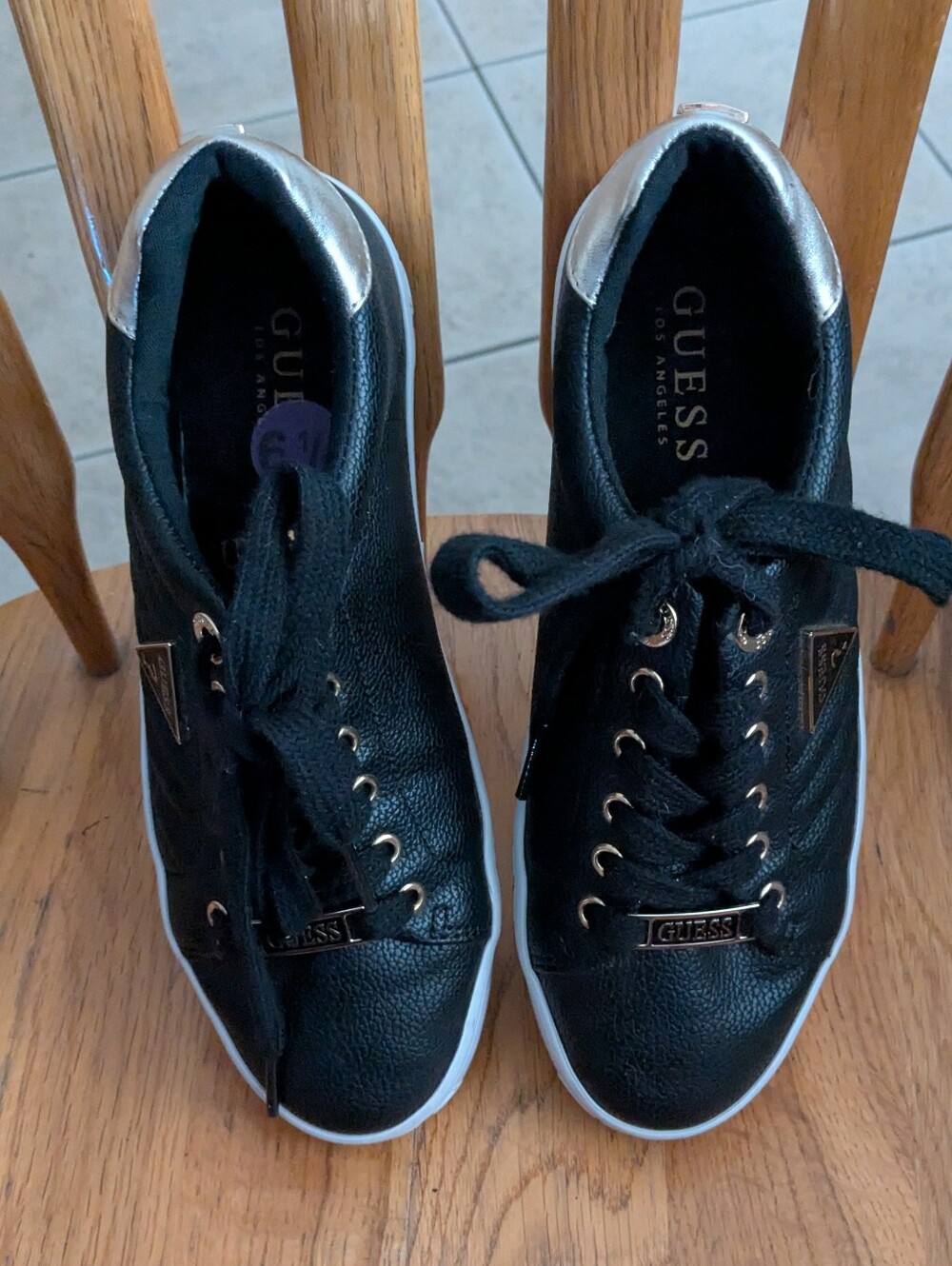 GUESS Los Angeles Black Low Top Fashion Sneakers Gold Hardware 6.5